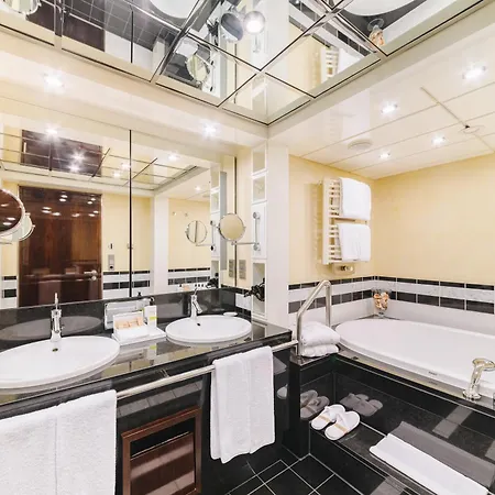 Hotel Pullman Berlin Schweizerhof Exterior foto Bathroom