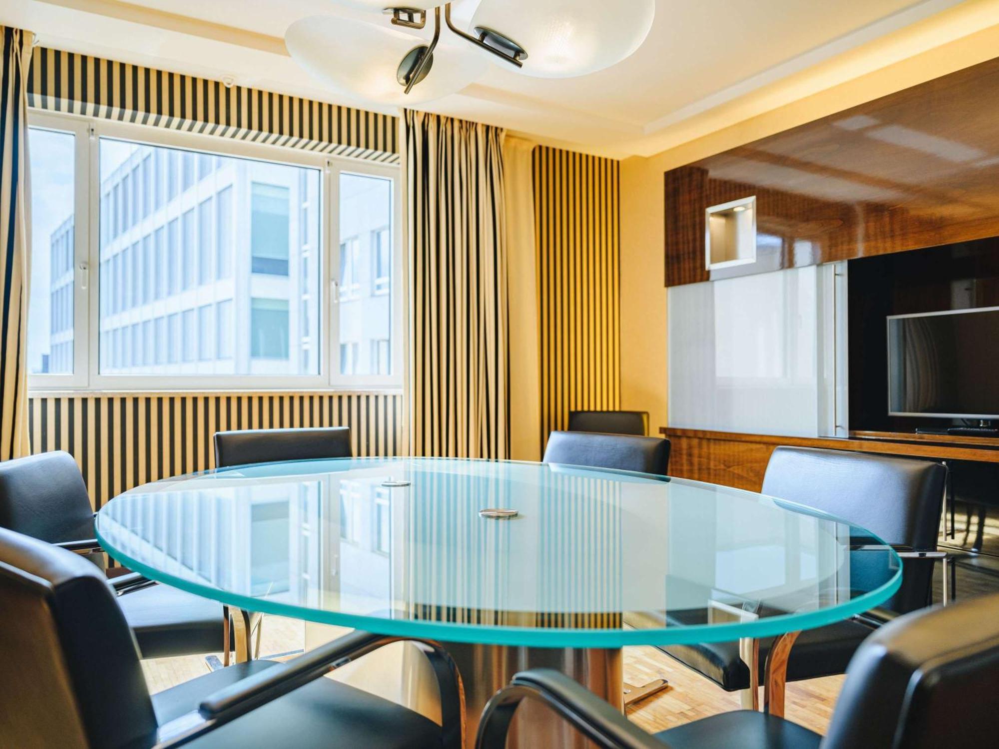 Hotel Pullman Schweizerhof 5*