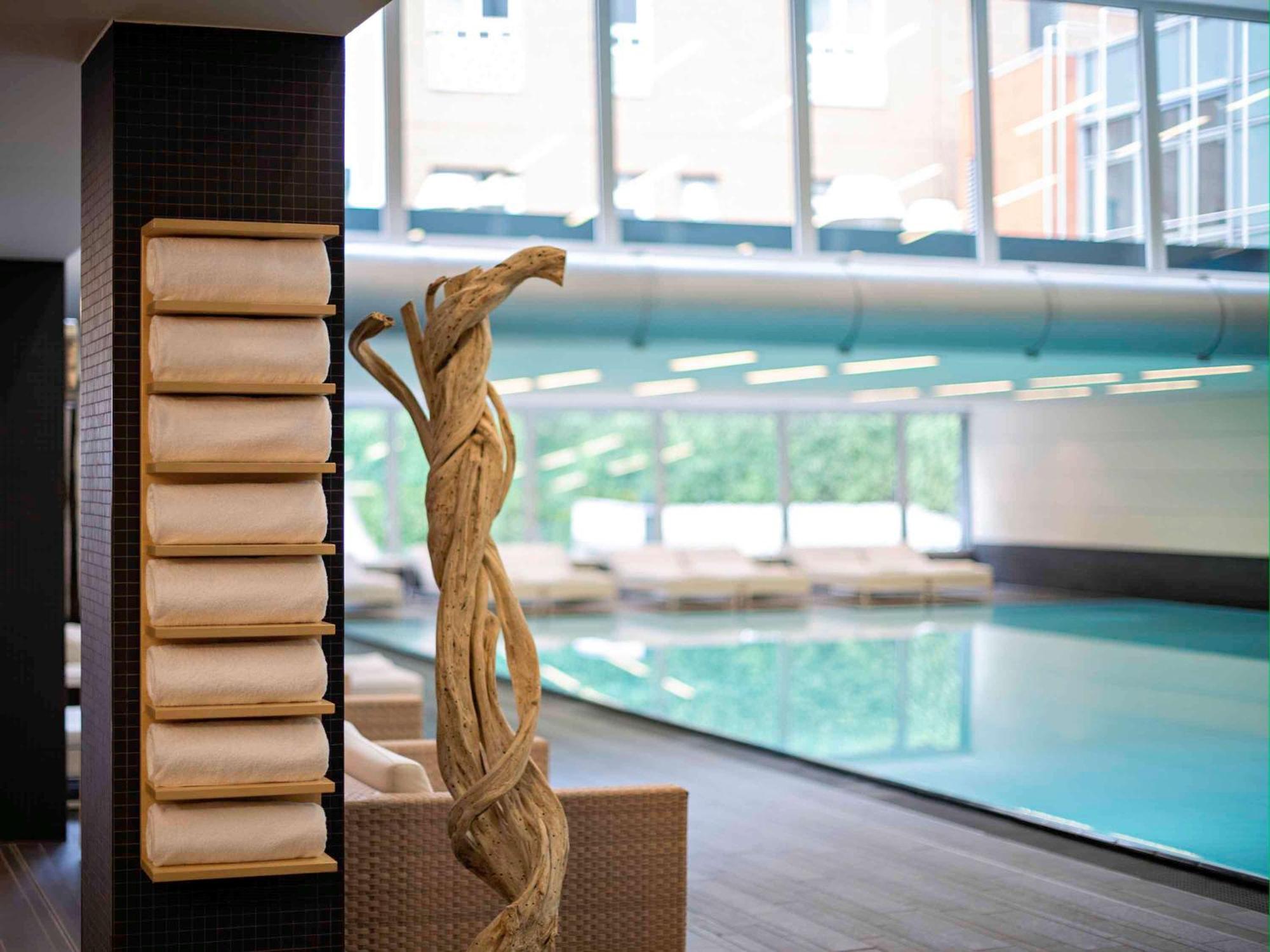 Hotel Pullman Schweizerhof 5*