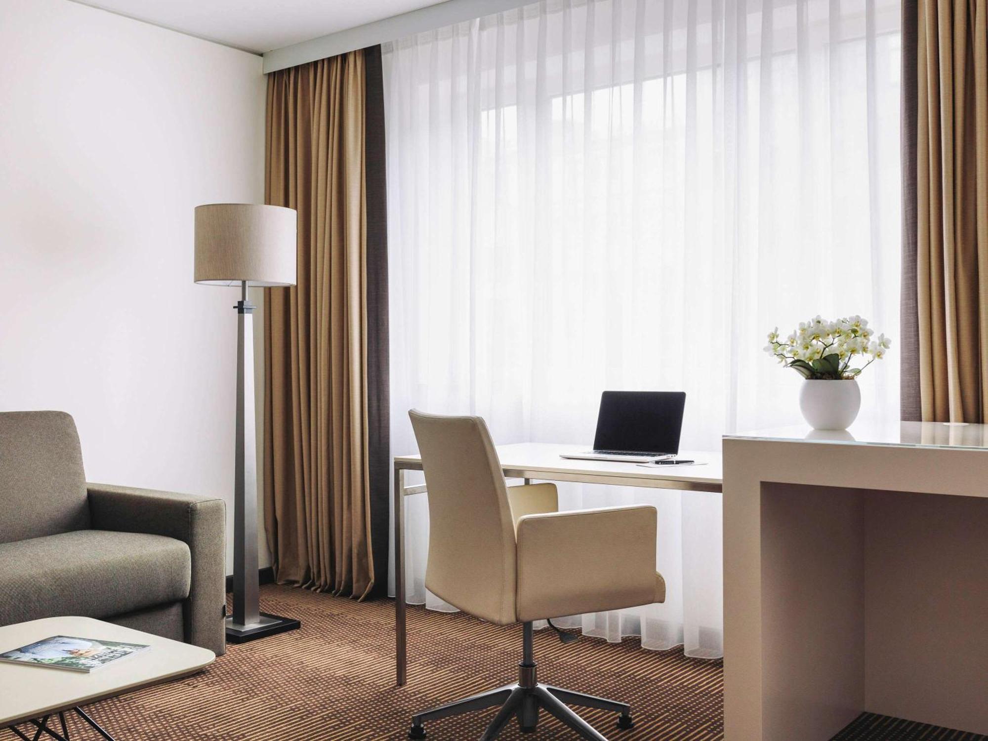 Hotel Pullman Schweizerhof 5*